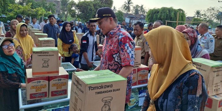 Lagi, Bupati OKU Timur Salurkan Bantuan UEP