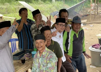 Masyarakat Desa Nusa Bakti Aminkan Fery Antoni Jadi Bupati.