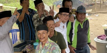 Masyarakat Desa Nusa Bakti Aminkan Fery Antoni Jadi Bupati.