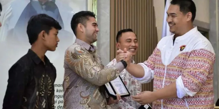 menpora Menpora berikan penghargaan