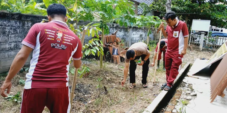 Dukung Program Pangan Nasional, Polsek Bp Peliung Tanam Bibit Jagung