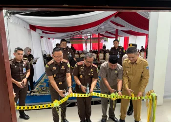 Kajati Sumsel Resmikan Gedung Aula dan Sarana Olahraga di Kejari OKU Timur