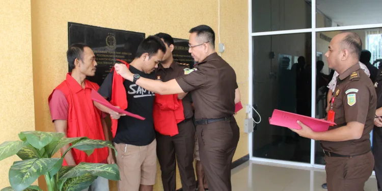 Kejari OKU Timur Terapkan Restorative Justice. Tiga Tersangka Sabu Jalani Rehabilitas.