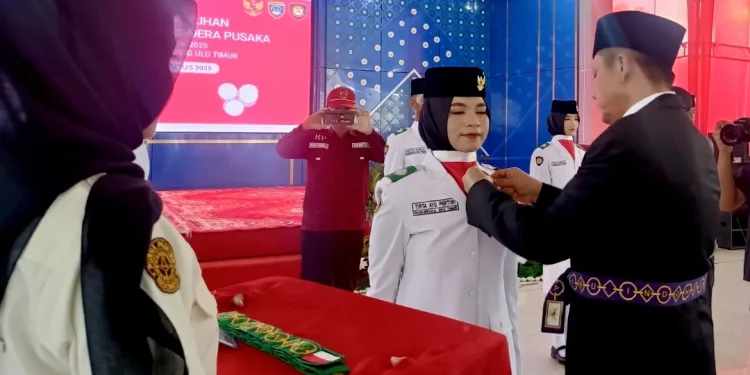 Bupati OKU Timur Kukuhkan 40 Anggota Paskibraka 2025