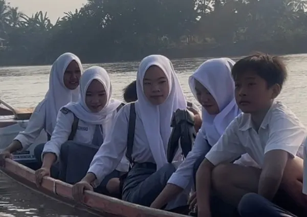 Jembatan Tak Kunjung Hadir, Warga Karang Negara Terus Bertaruh Nyawa